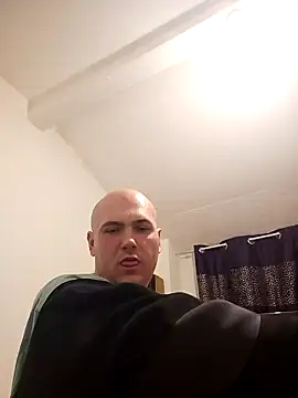 Snapshot of mario890605 chatting on 01/27/25, 07:03 mario890605 online show from 01/27/25, 07:03