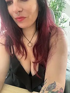 LunaMoongirl online show from 05/07/26, 09:47