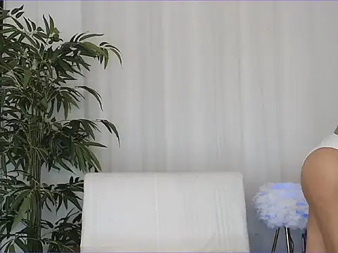 Snapshot of Holy_Bliss chatting on 03/21/26, 03:11 Holy Bliss online show from 03/21/26, 03:11