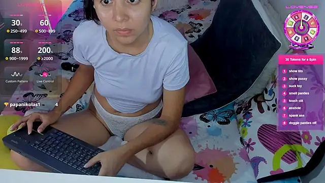 Snapshot of amy_petite chatting on 07/15/26, 07:52 amy petite online show from 07/15/26, 07:52