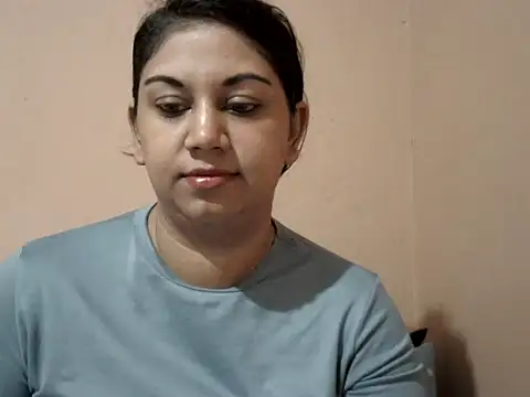 bellachow10 online show from 04/17/26, 05:54