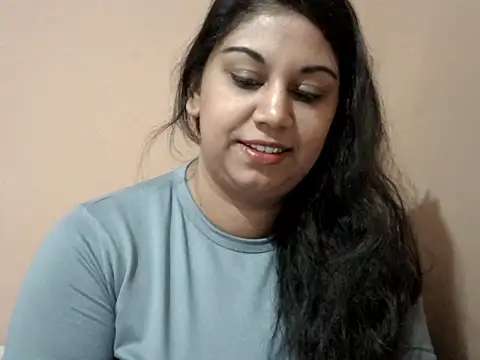 bellachow10 online show from 05/18/26, 07:36