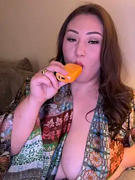 RosieDixx online show from 05/26/26, 05:47