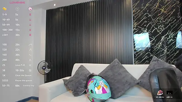 kimbrownn online show from 02/04/25, 12:33