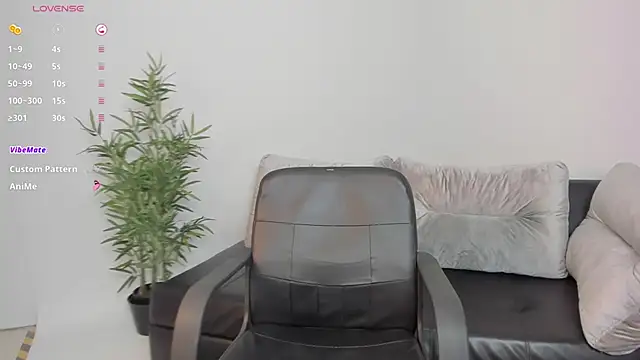 kimbrownn online show from 02/08/25, 11:33