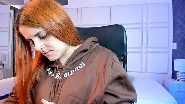Snapshot of kimbrownn chatting on 06/19/26, 10:52 kimbrownn online show from 06/19/26, 10:52