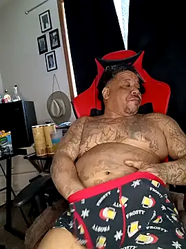 yellowwetfox online show from 01/01/25, 09:20