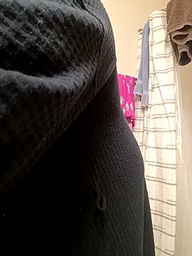 yellowwetfox online show from 03/04/26, 10:32