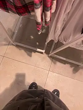 CrazzyChicks online show from 10/05/25, 07:07