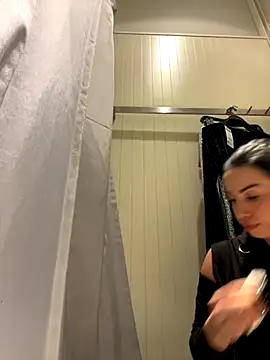 CrazzyChicks online show from 11/23/25, 07:52