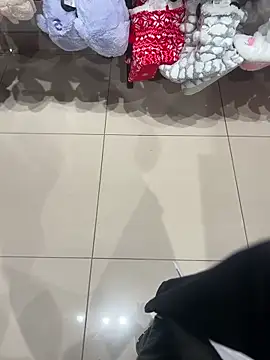 CrazzyChicks online show from 12/04/25, 07:17