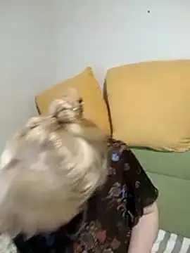 Snapshot of stefanyharper16 chatting on 11/08/25, 11:03 stefanyharper16 online show from 11/08/25, 11:03