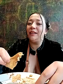 isabella rossse online show from 03/06/25, 08:37