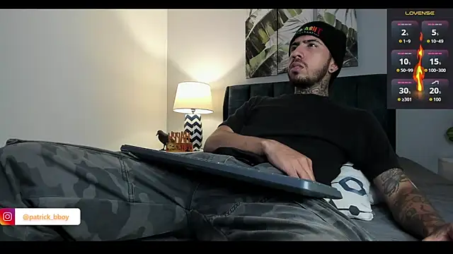 Snapshot of Evans_Osler chatting on 10/29/25, 02:25 Evans Osler online show from 10/29/25, 02:25