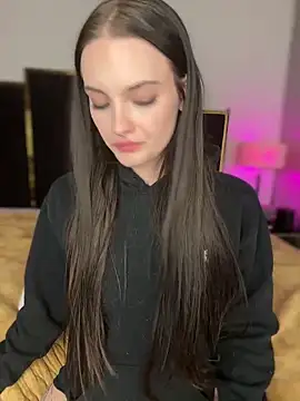 KarissaChantelle online show from 12/23/24, 06:00