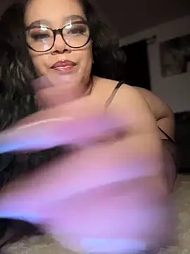 Snapshot of CarmelaAnthony chatting on 12/22/24, 02:16 CarmelaAnthony online show from 12/22/24, 02:16