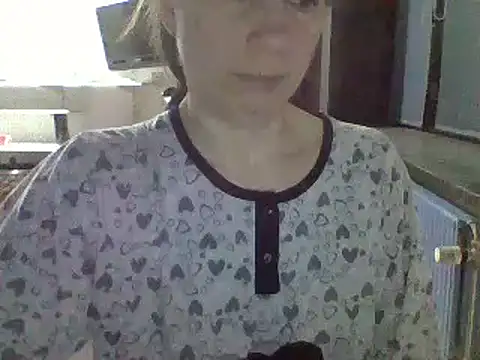 Snapshot of Moi_Lina chatting on 12/12/24, 08:21 Moi Lina online show from 12/12/24, 08:21