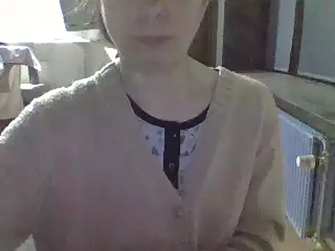 Snapshot of Moi_Lina chatting on 12/21/24, 01:15 Moi Lina online show from 12/21/24, 01:15