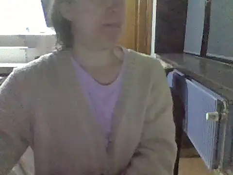 Snapshot of Moi_Lina chatting on 11/10/25, 12:20 Moi Lina online show from 11/10/25, 12:20