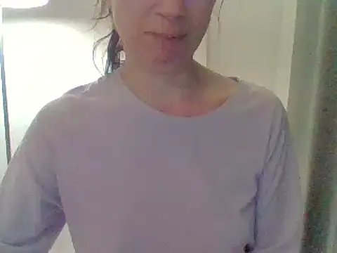 Snapshot of Moi_Lina chatting on 06/13/26, 11:57 Moi Lina online show from 06/13/26, 11:57