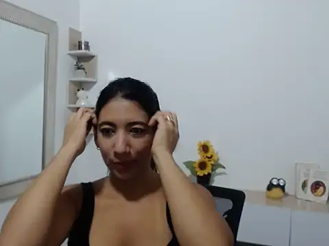 Eva Rodriguez  online show from 09/08/25, 06:29