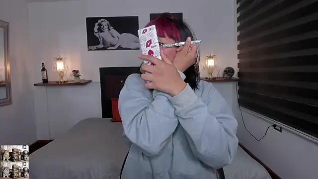 Mariana Joness online show from 01/06/25, 02:48