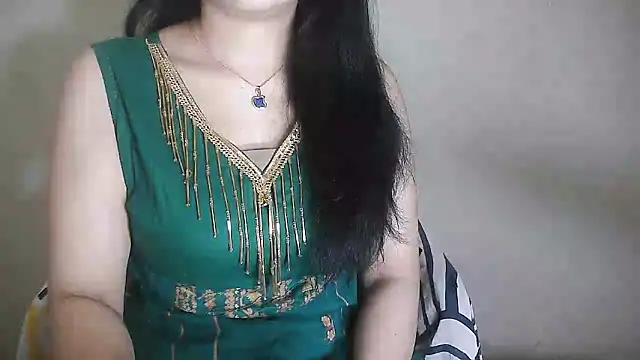 Snapshot of Chanchal--Navya chatting on 12/11/24, 01:06 Chanchal--Navya online show from 12/11/24, 01:06