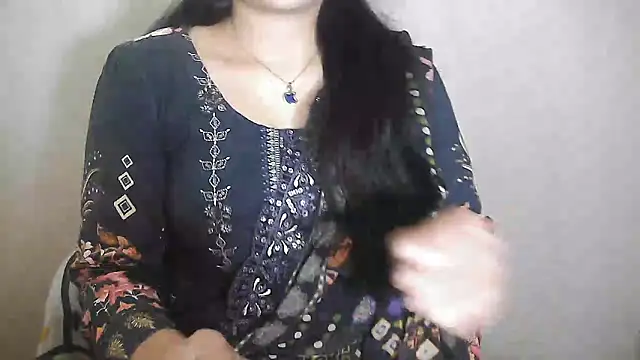 Snapshot of Chanchal--Navya chatting on 12/17/24, 01:27 Chanchal--Navya online show from 12/17/24, 01:27
