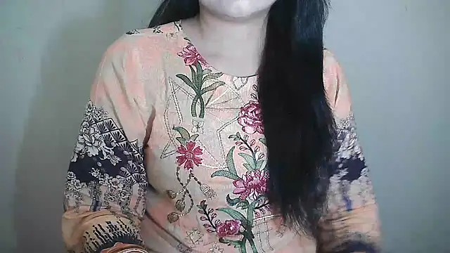 Snapshot of Chanchal--Navya chatting on 01/05/25, 01:15 Chanchal--Navya online show from 01/05/25, 01:15