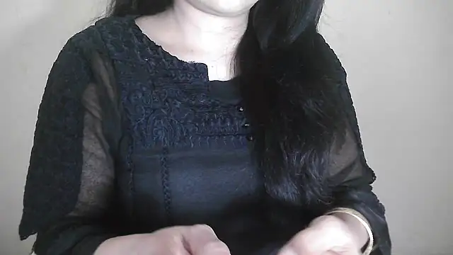 Snapshot of Chanchal--Navya chatting on 01/31/25, 01:23 Chanchal--Navya online show from 01/31/25, 01:23
