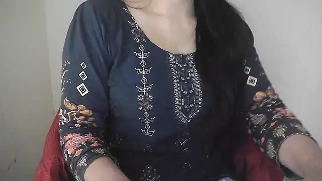 Snapshot of Chanchal--Navya chatting on 02/09/25, 01:46 Chanchal--Navya online show from 02/09/25, 01:46