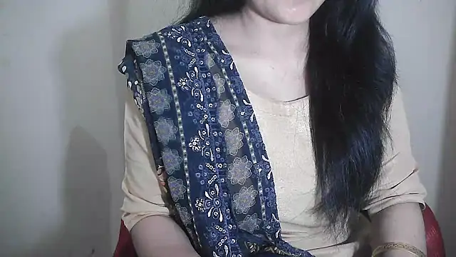 Snapshot of Chanchal--Navya chatting on 02/14/25, 01:51 Chanchal--Navya online show from 02/14/25, 01:51