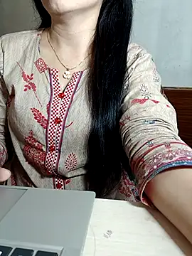 Snapshot of Chanchal--Navya chatting on 05/07/26, 05:40 Chanchal--Navya online show from 05/07/26, 05:40