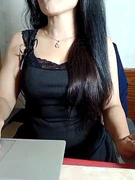 Snapshot of Chanchal--Navya chatting on 05/10/26, 05:40 Chanchal--Navya online show from 05/10/26, 05:40