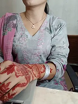 Snapshot of Chanchal--Navya chatting on 05/15/26, 06:48 Chanchal--Navya online show from 05/15/26, 06:48