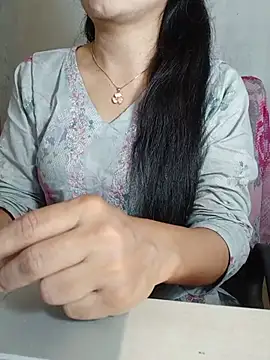 Snapshot of Chanchal--Navya chatting on 06/02/26, 06:21 Chanchal--Navya online show from 06/02/26, 06:21