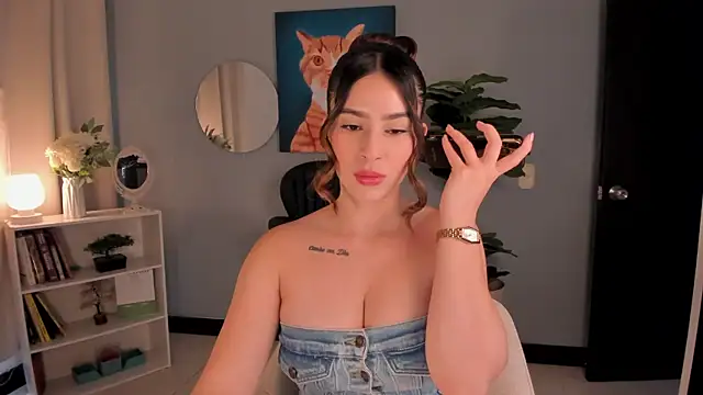 LiaPearce online show from 12/19/25, 02:24