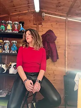 Snapshot of DaisyVibesss chatting on 12/29/24, 01:38 DaisyVibesss online show from 12/29/24, 01:38