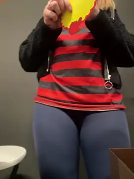 Snapshot of DaisyVibesss chatting on 03/15/25, 01:51 DaisyVibesss online show from 03/15/25, 01:51