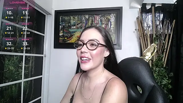 Snapshot of brianna_196 chatting on 05/11/26, 08:06 brianna 196 online show from 05/11/26, 08:06
