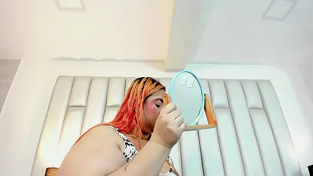 aandreaperez online show from 10/24/25, 11:39