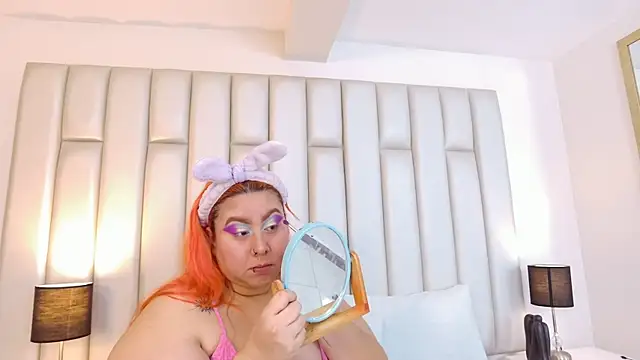 aandreaperez online show from 11/29/25, 12:41