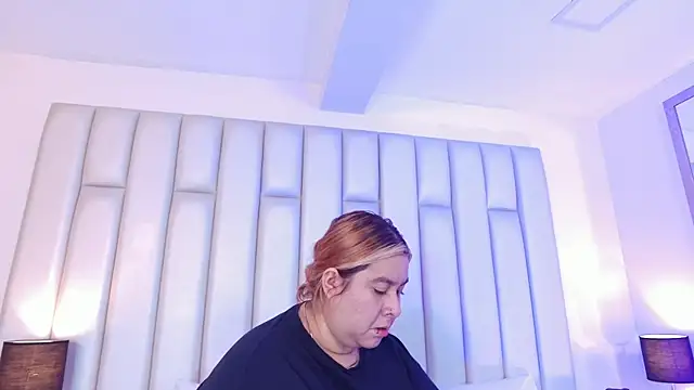 aandreaperez online show from 02/04/26, 01:06