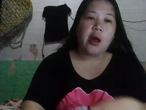 hotsexylyn online show from 12/02/25, 08:52