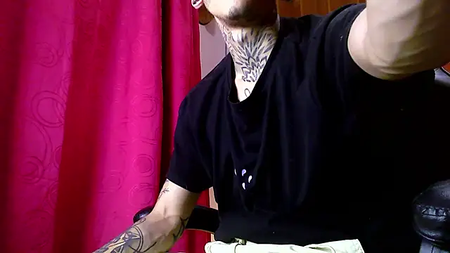 Snapshot of Allan_Keller chatting on 10/29/25, 06:37 Allan Keller online show from 10/29/25, 06:37