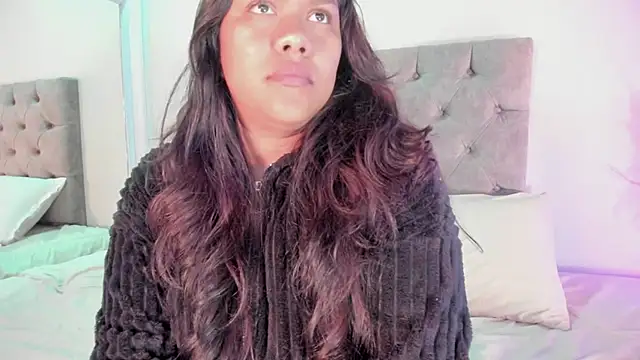 Snapshot of ale_cam chatting on 02/07/26, 10:52 ale cam online show from 02/07/26, 10:52