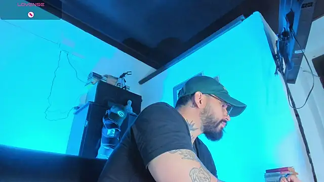 CamiloGray  online show from 10/09/25, 01:42