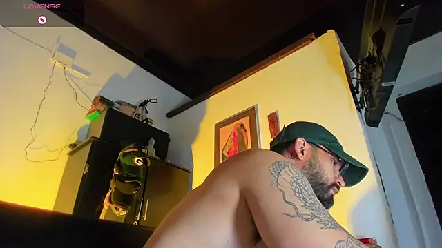 CamiloGray  online show from 10/11/25, 01:42