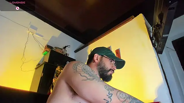 CamiloGray  online show from 10/23/25, 01:54