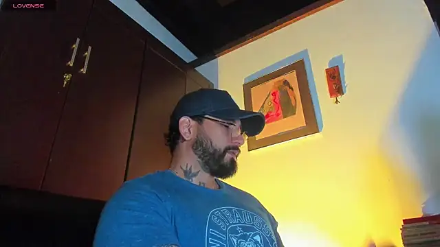 Snapshot of CamiloGray_ chatting on 04/23/26, 01:46 CamiloGray online show from 04/23/26, 01:46